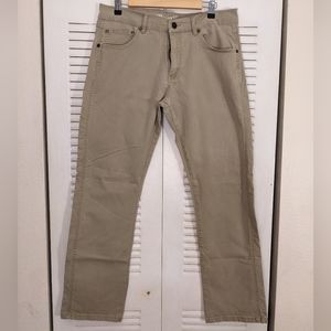 Wrangler Men’s Retro Slim Fit Straight Leg Jean 34x32